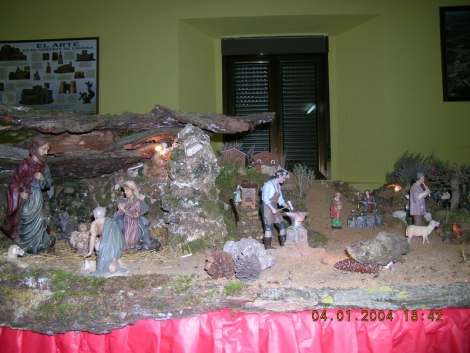 mini-NACIMIENTO ASPARIEGOS2003-4 EN AYUNTAMIENTO 015